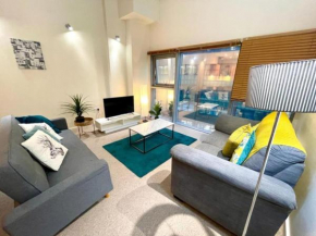Paramount Apartment, Sleeps 5, Town Center Location, Free parking